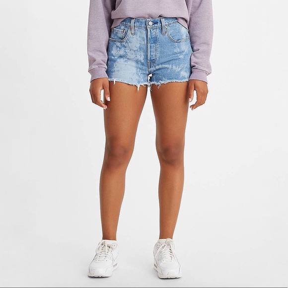 NWT LEVI’S 501 HIGH RISE SHORTS